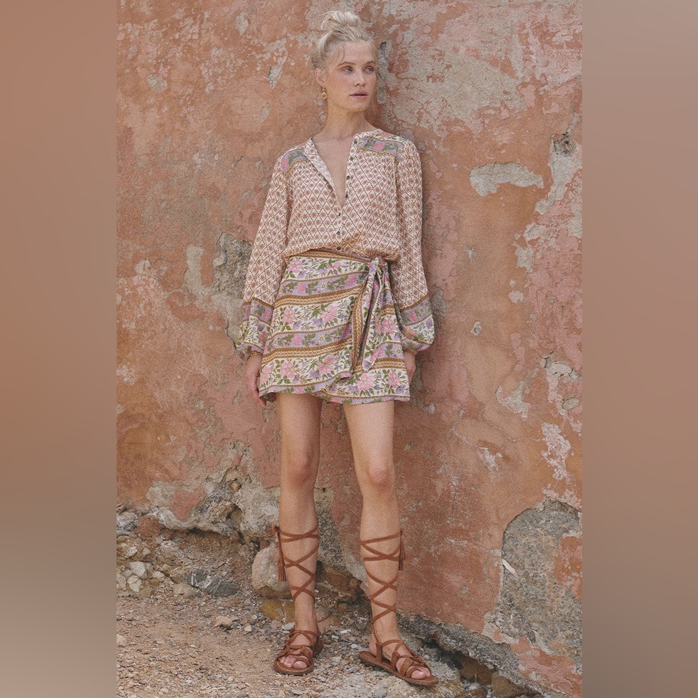 Spell and The Gypsy Collective Sienna Blouse  NWT! VERY RARE - Picture 3 of 11
